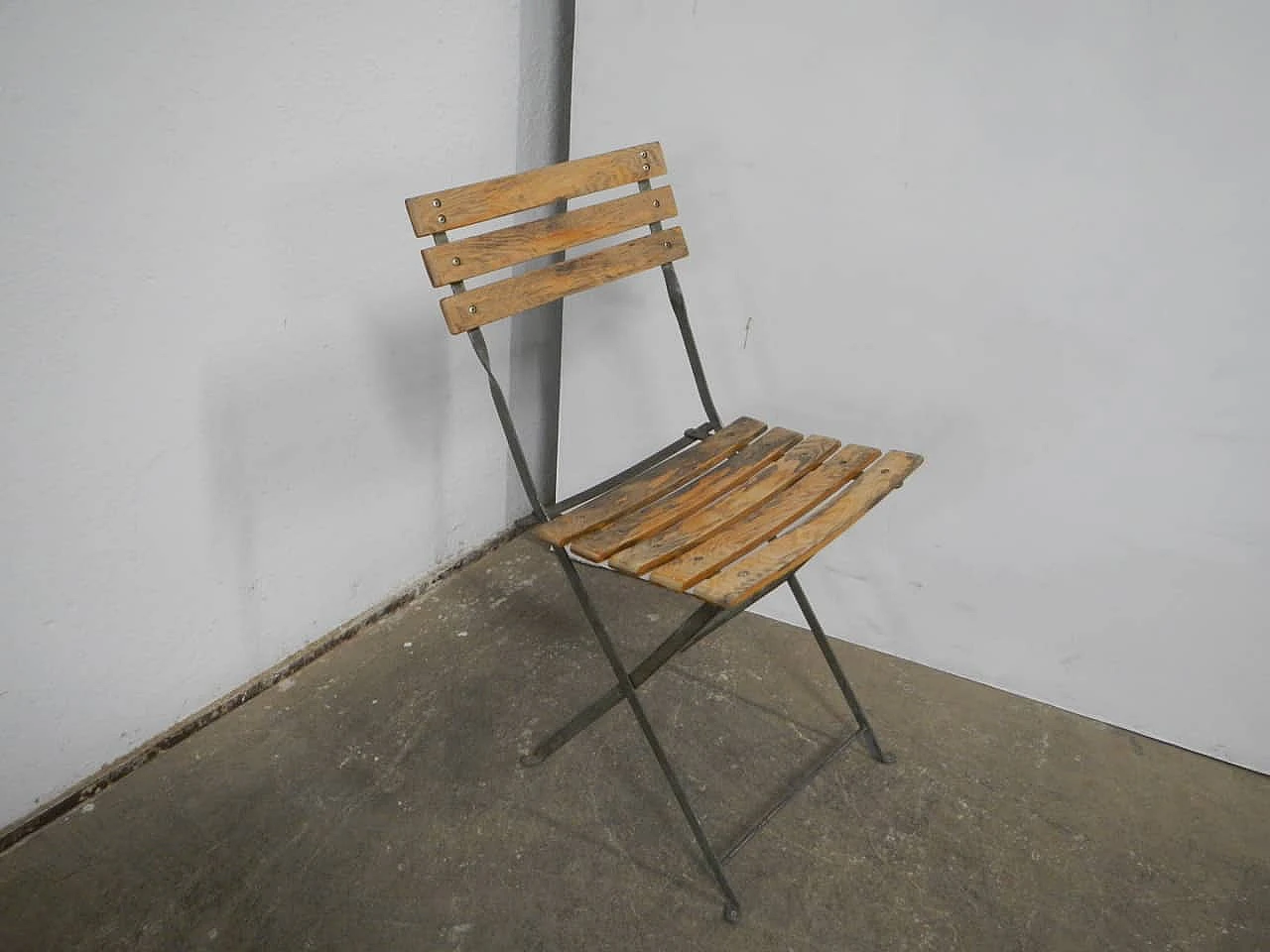 Folding garden chair in ash wood and iron, 1950s 2