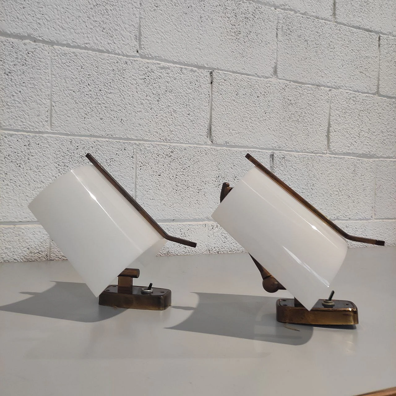 Pair of perspex and metal 2095 wall lights by Stilnovo, 1950s 2