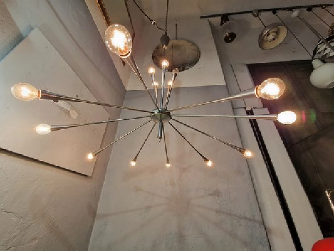 Lampadario Sputnik in ottone di Oscar Torlasco, anni '60 3