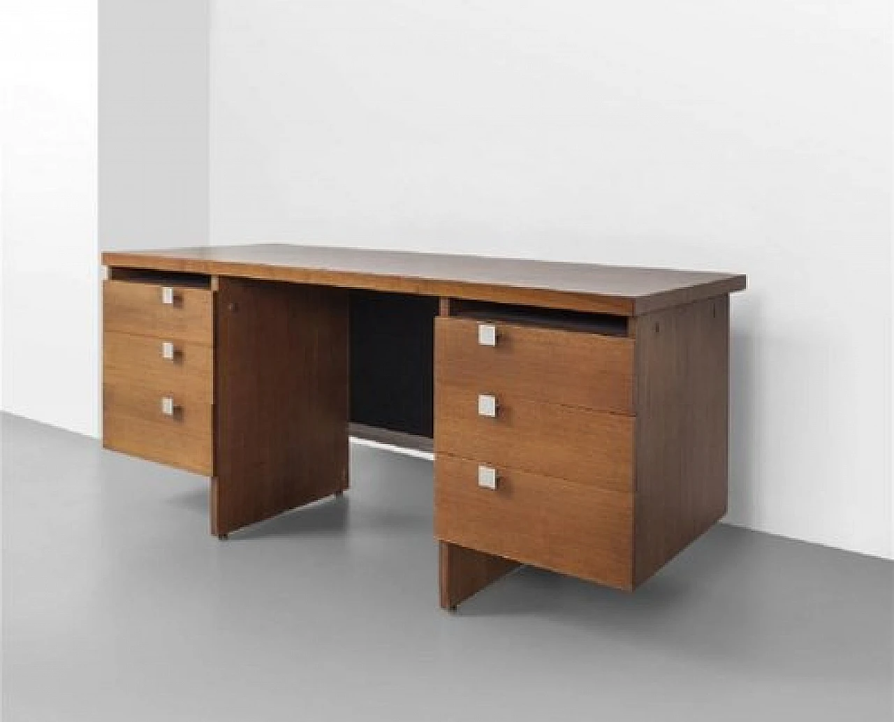 Wooden desk with drawers by A. Mangiarotti for Poltronova, 1970s 4