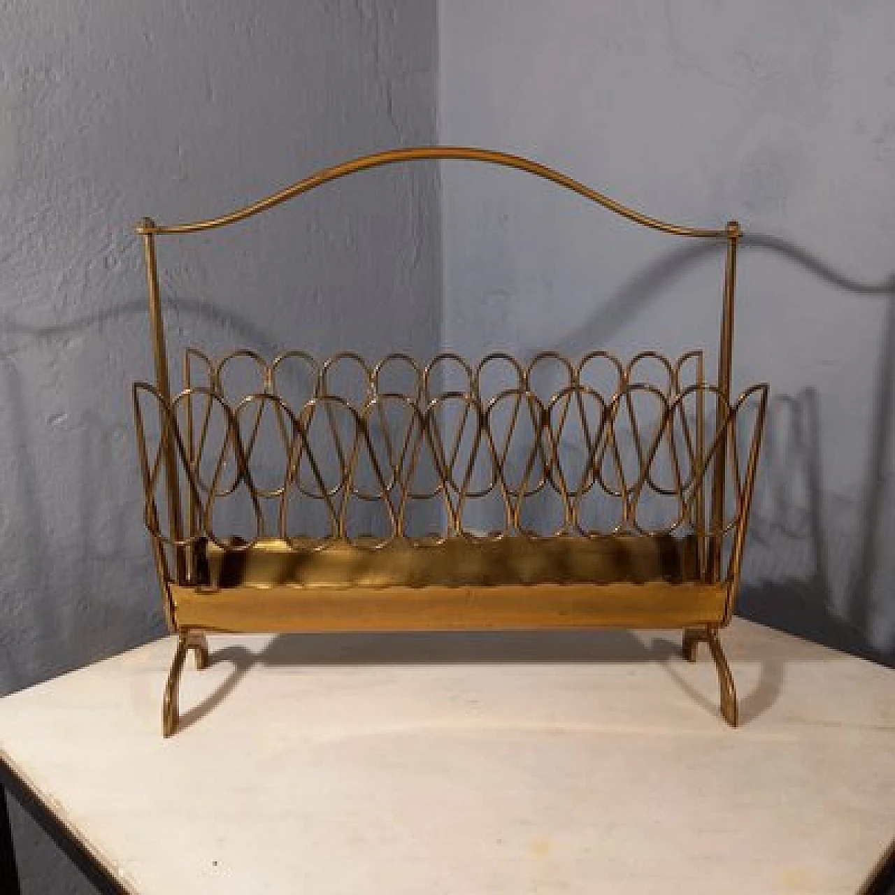 Magazine rack in gilded brass by Gio Ponti, 1950s 2