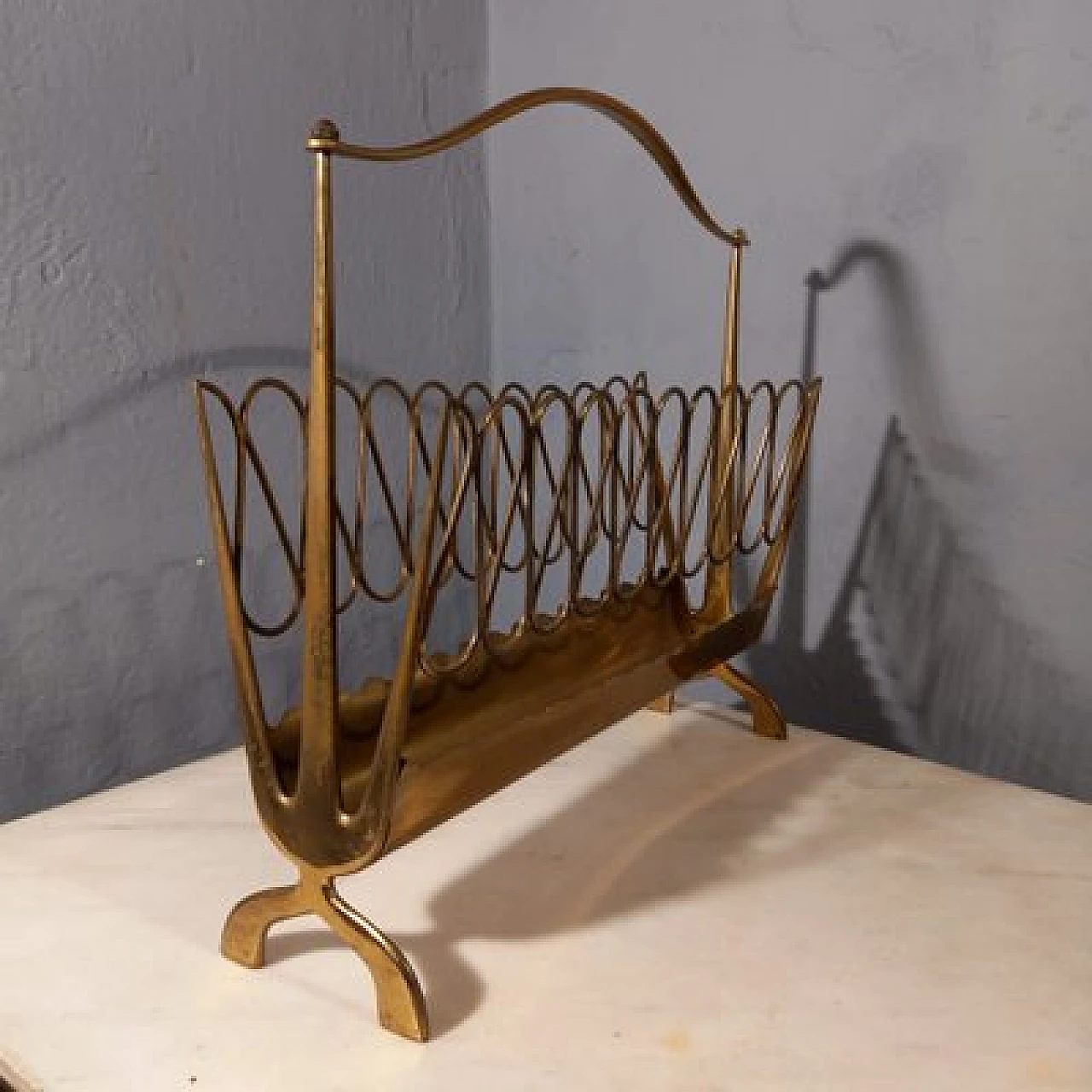 Magazine rack in gilded brass by Gio Ponti, 1950s 4