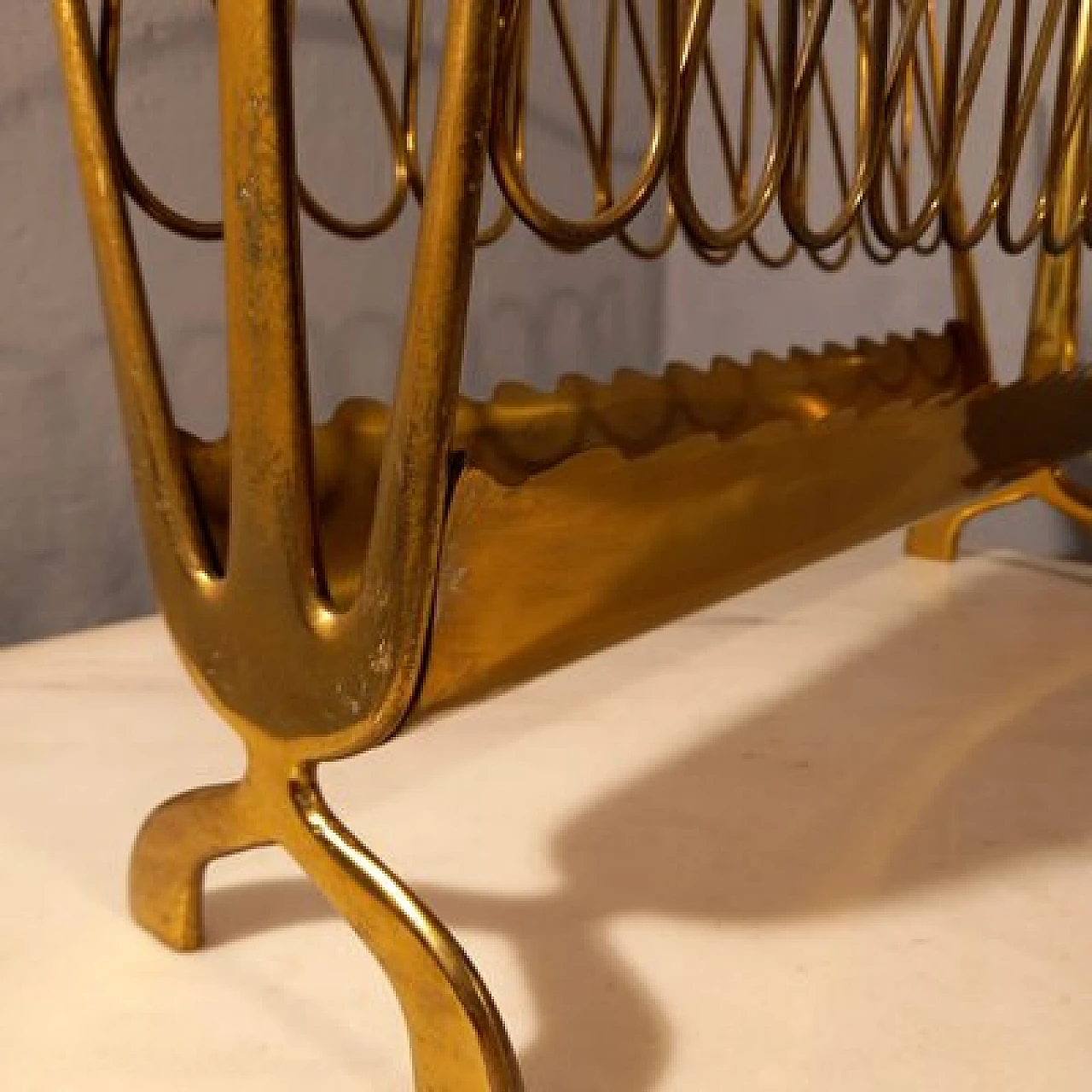 Magazine rack in gilded brass by Gio Ponti, 1950s 7