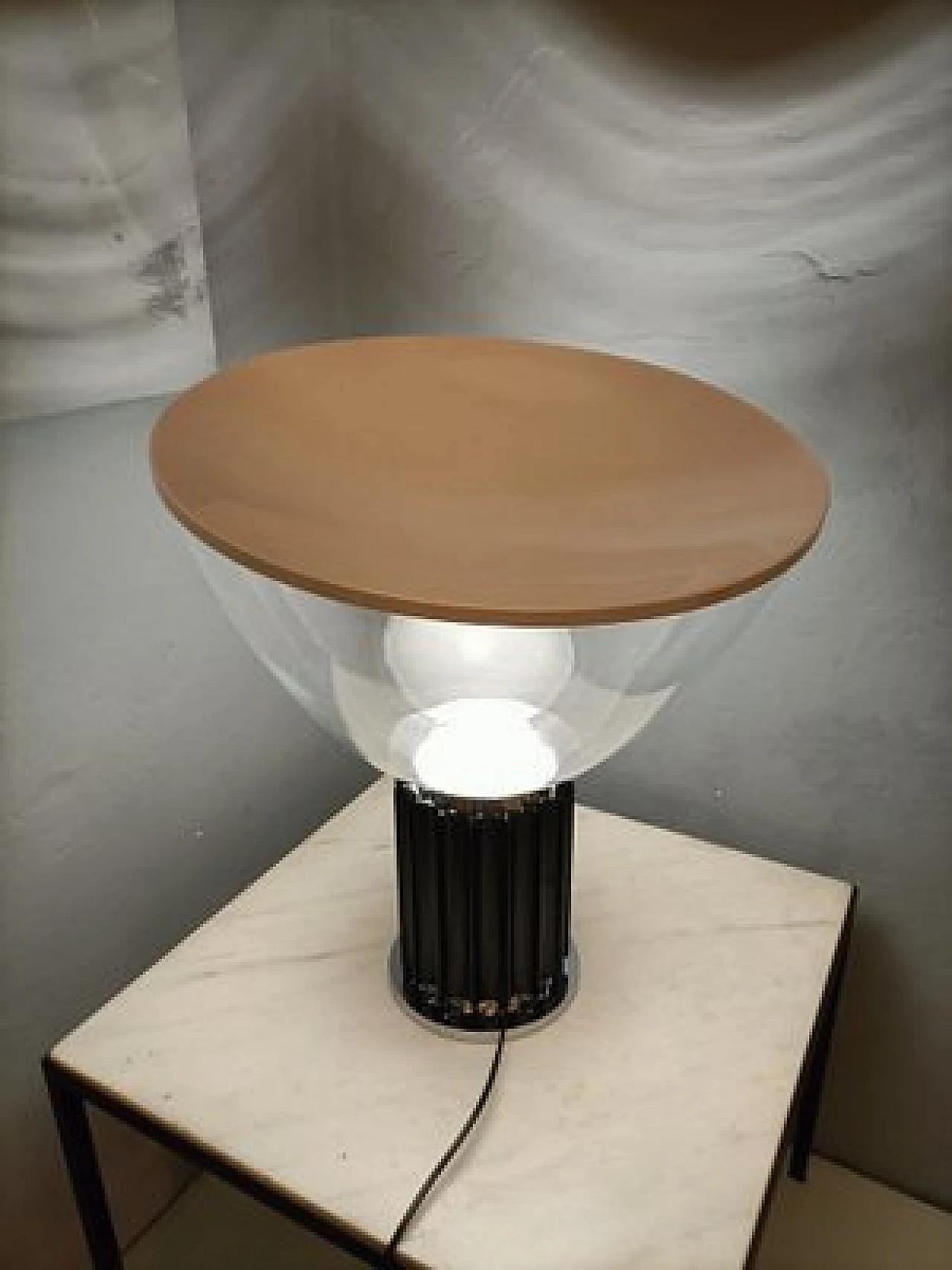 Lampada da tavolo Taccia in vetro di A. Castiglioni per Flos, anni '90 13