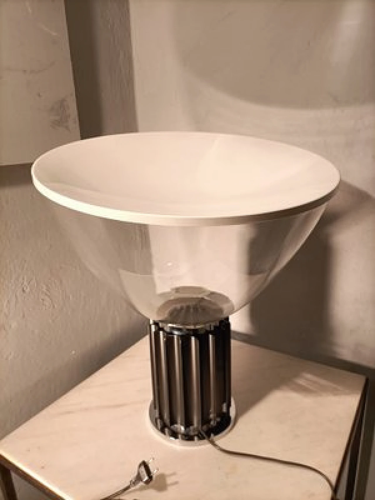 Lampada da tavolo Taccia in vetro di A. Castiglioni per Flos, anni '90 19