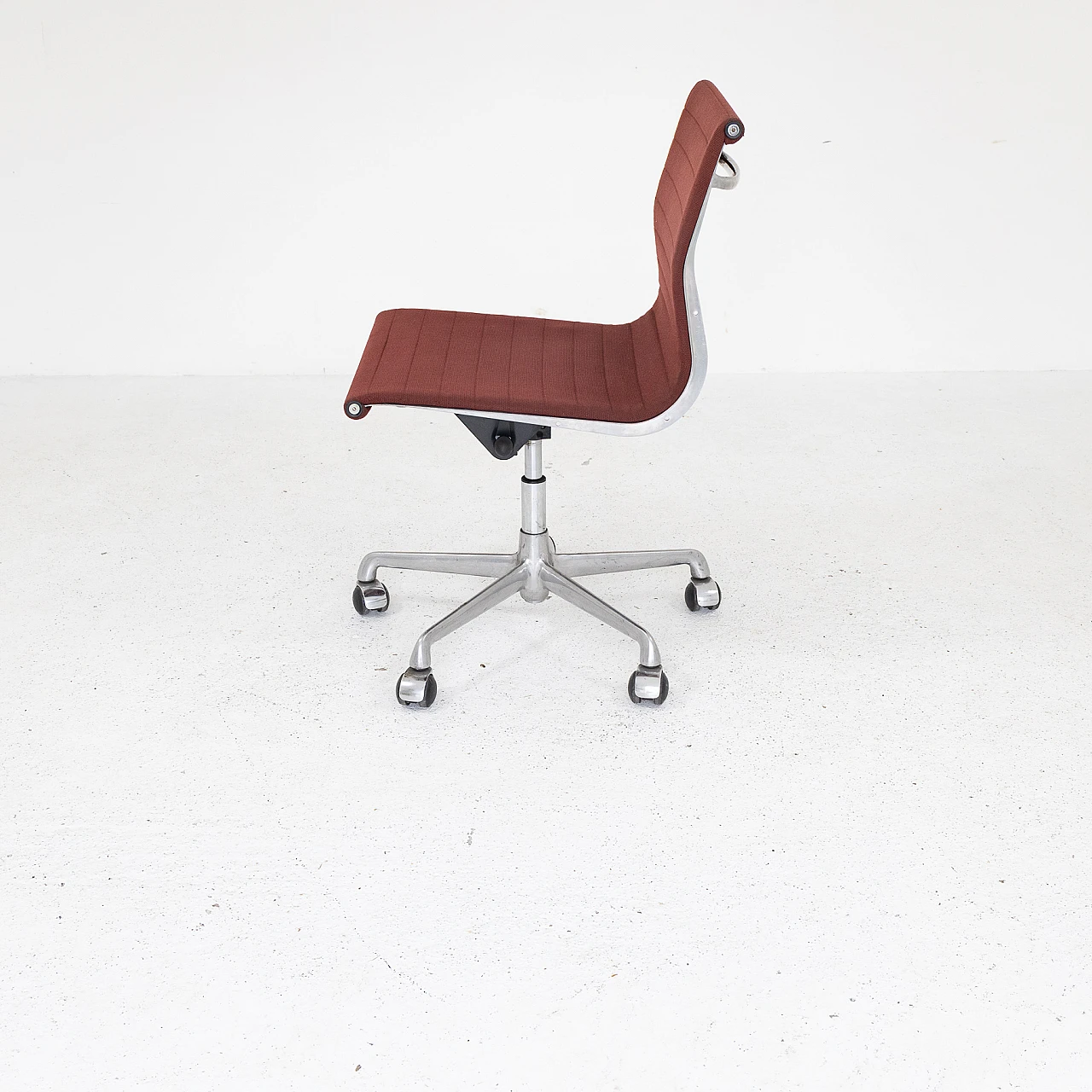 Office chair by Charles & Ray Eames for ICF, 1980s 4