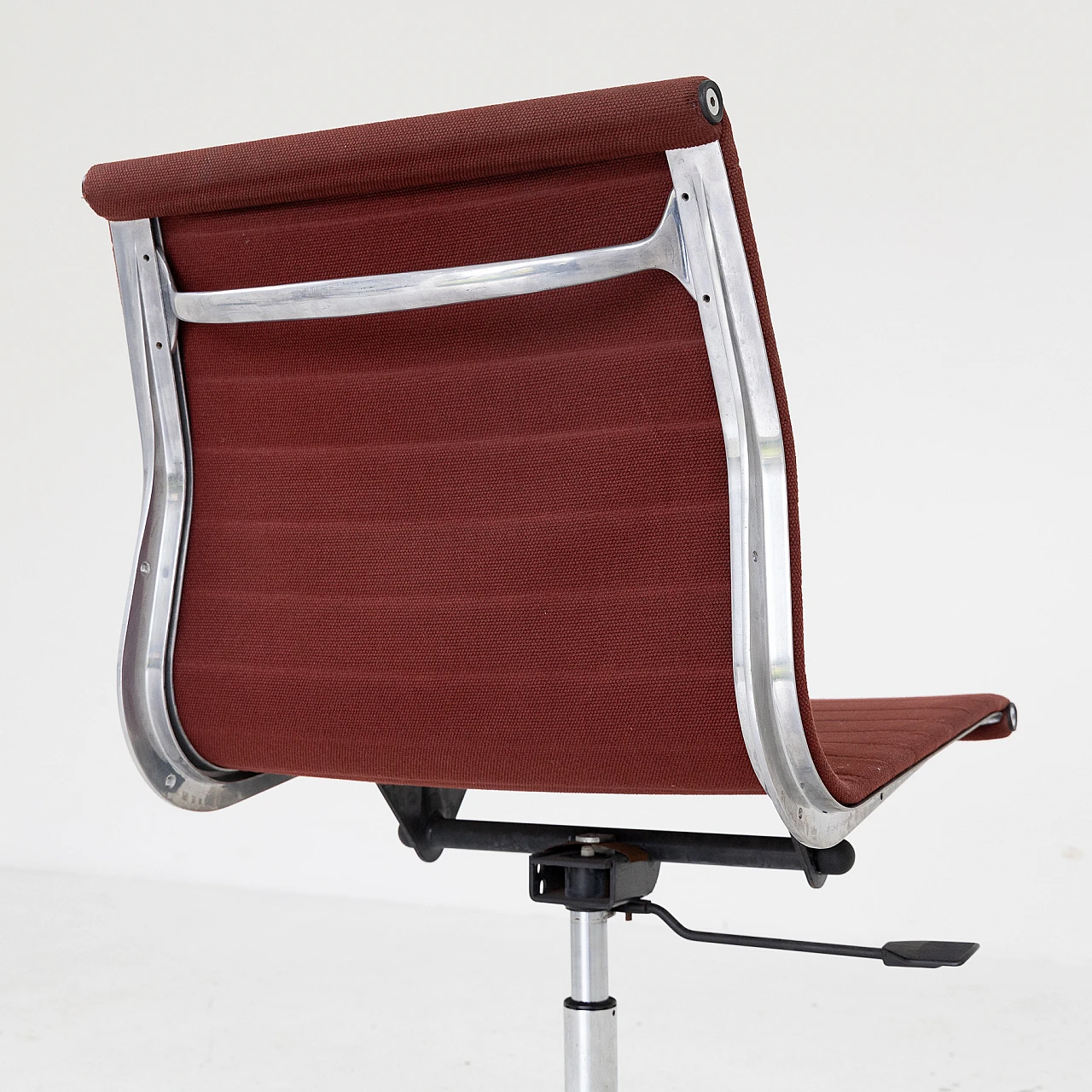 Office chair by Charles & Ray Eames for ICF, 1980s 6