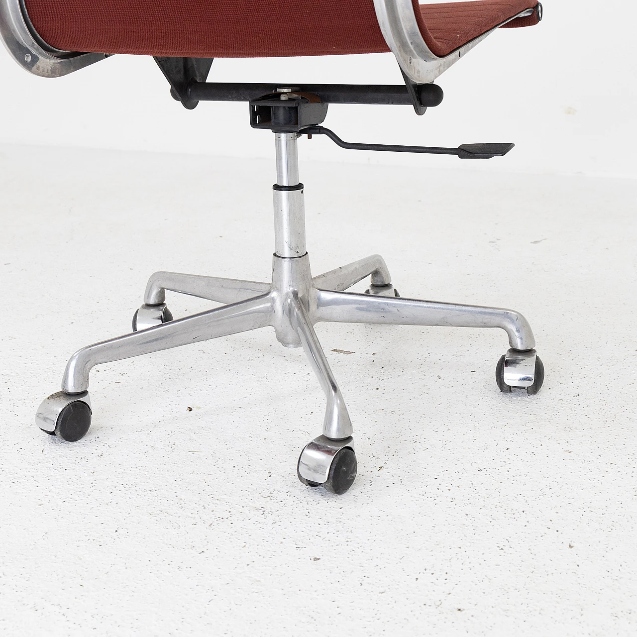 Office chair by Charles & Ray Eames for ICF, 1980s 7