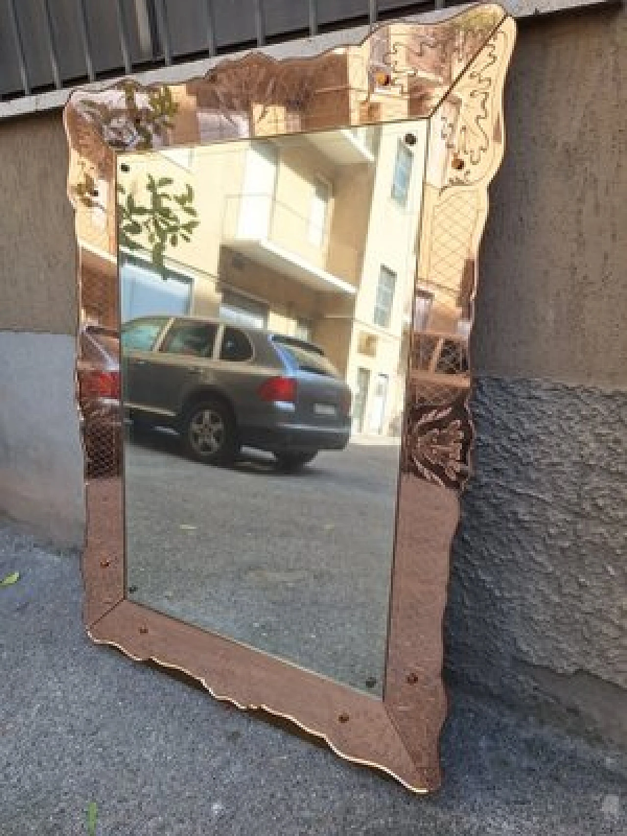 Mirror in pink glass by Gio Ponti for Fontana Arte, 1950s 1