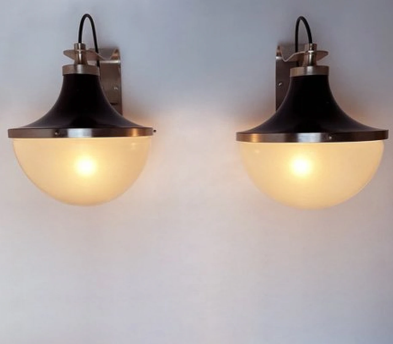 Pair of wall lights in glass by Sergio Mazza for Artemide, 1960s 5