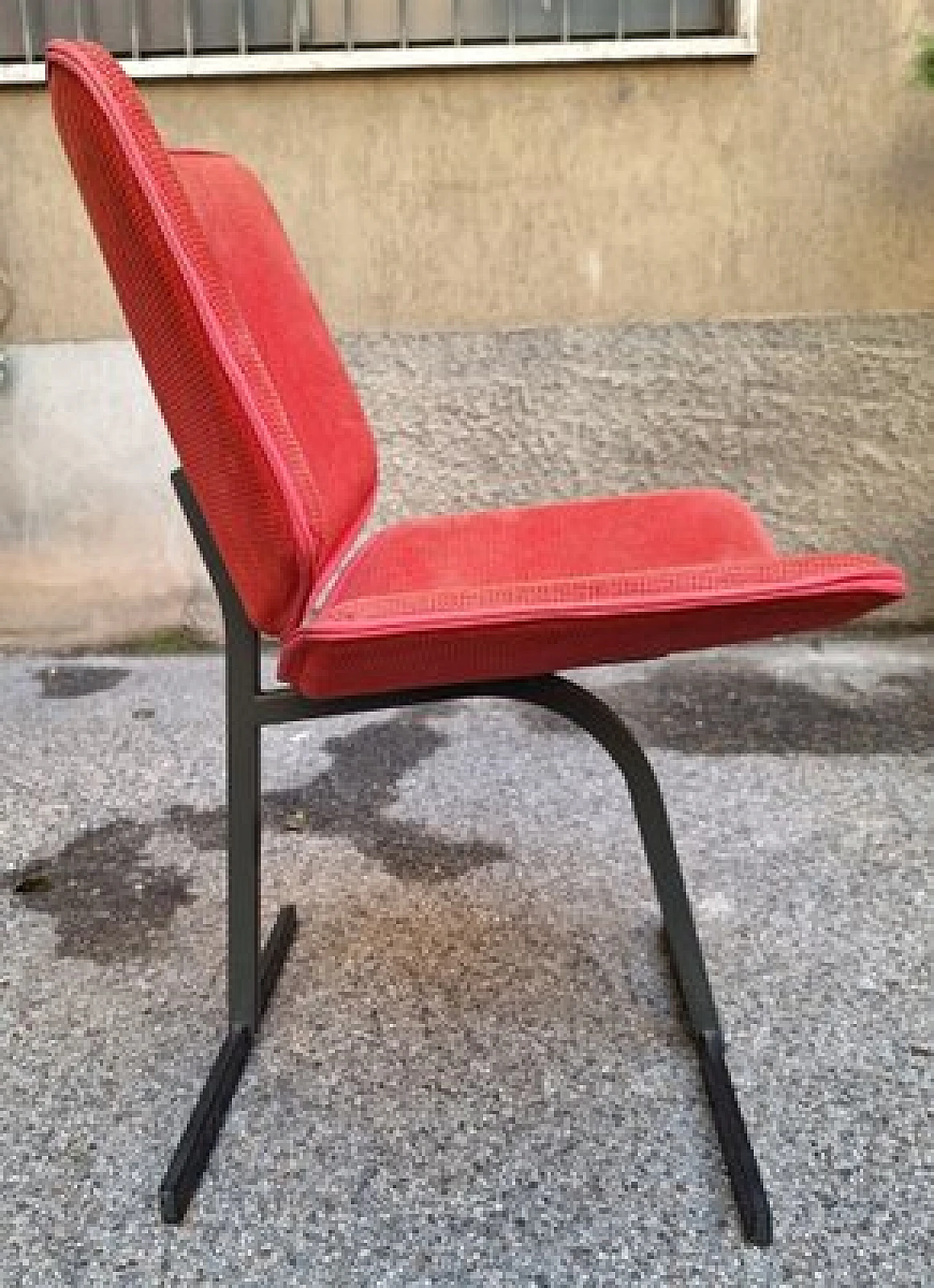 4 Chairs in iron and red fabric by G. Offredi for Saporiti, 1970s 6