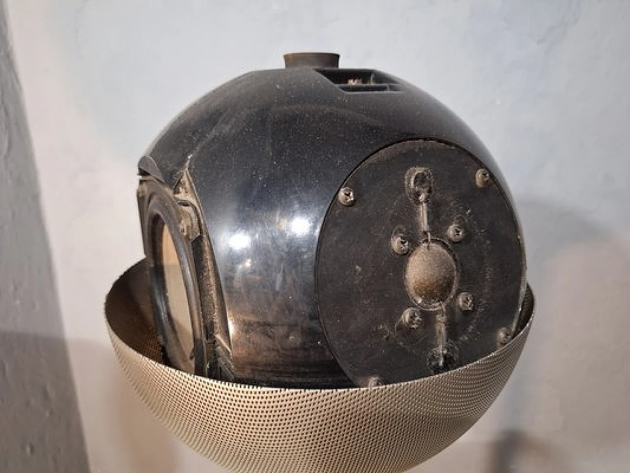 Pair of iron spherical floor speakers from Grunding, 1970s 13