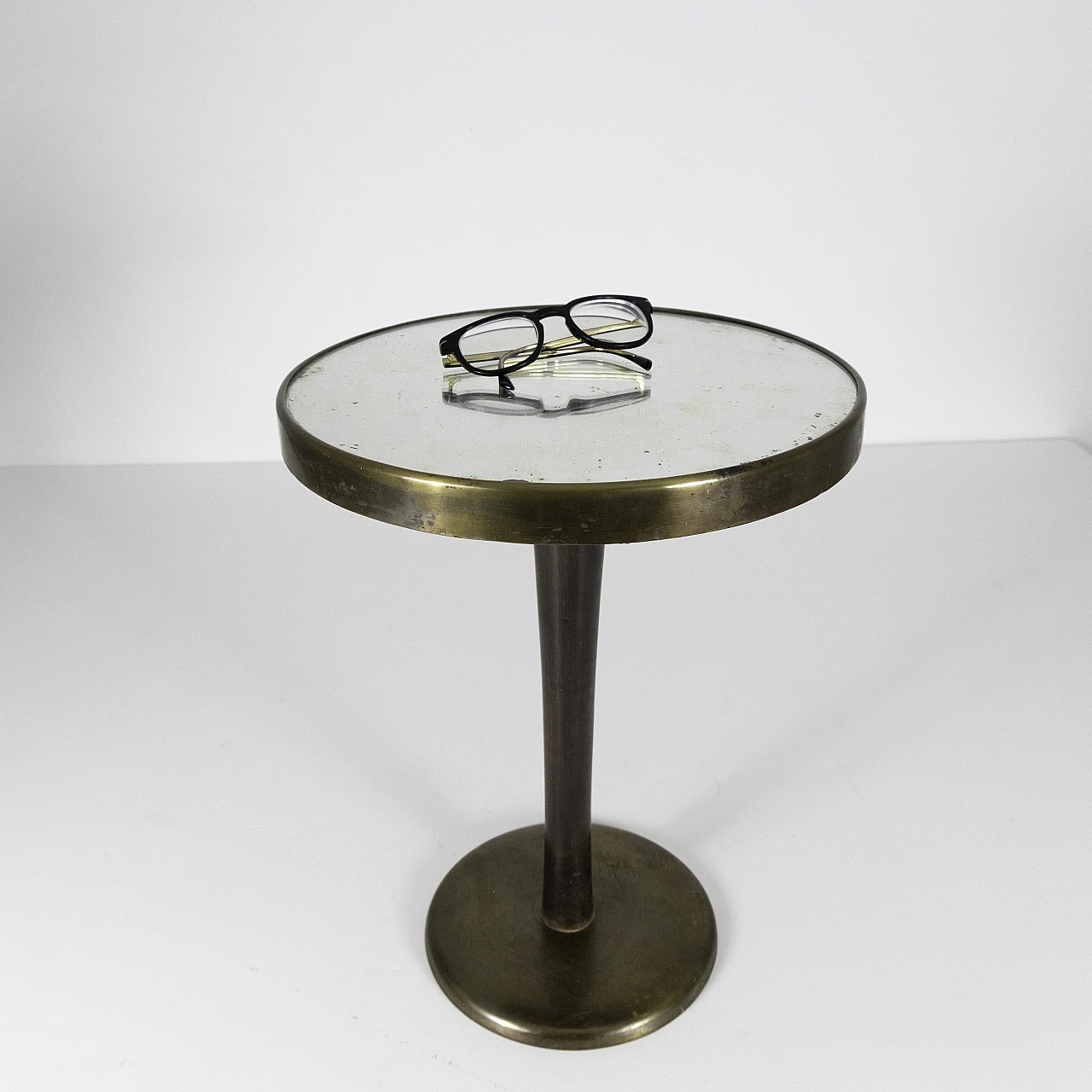 Round walnut, mirrored glass and brass coffee table, 1940s 7