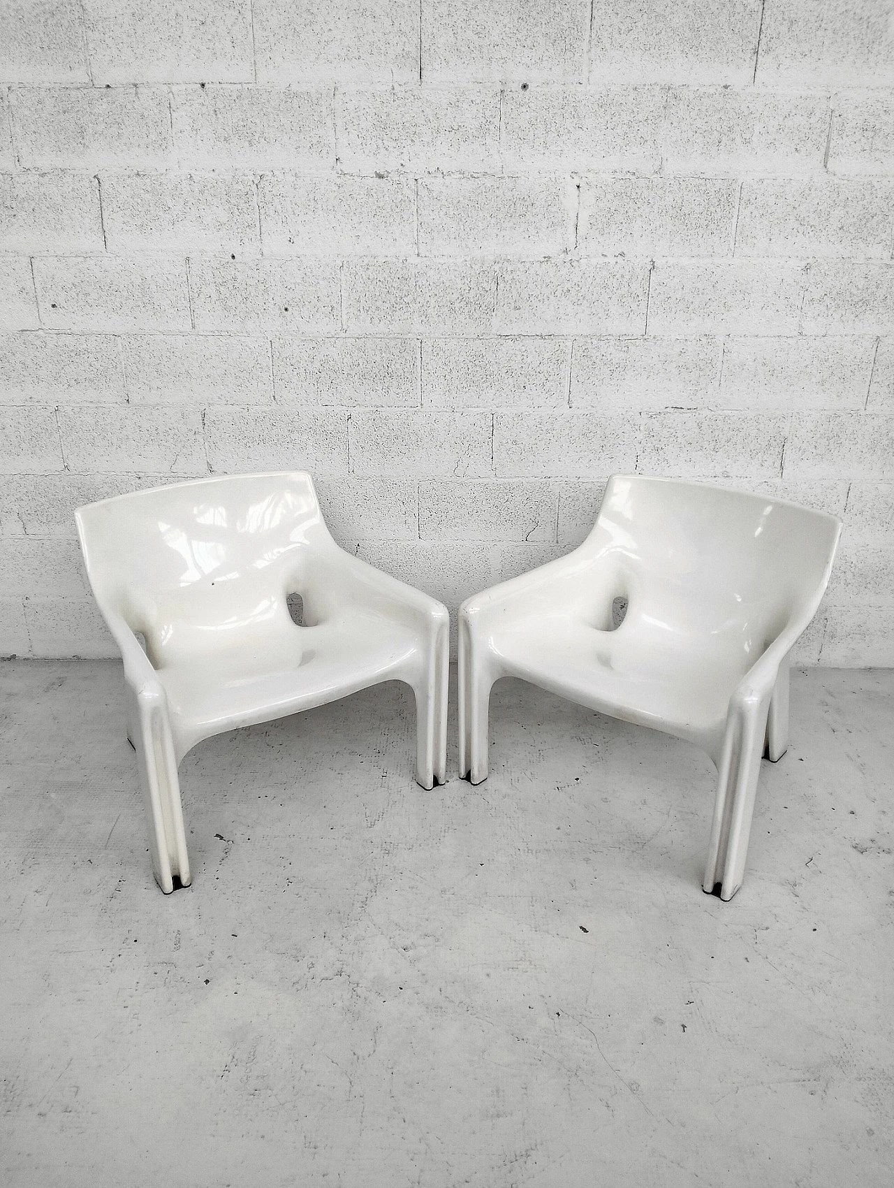 Pair of Vicario armchairs by Vico Magistretti for Artemide, 1970s 3