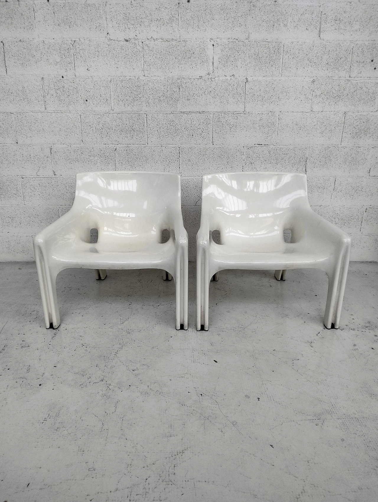 Pair of Vicario armchairs by Vico Magistretti for Artemide, 1970s 12