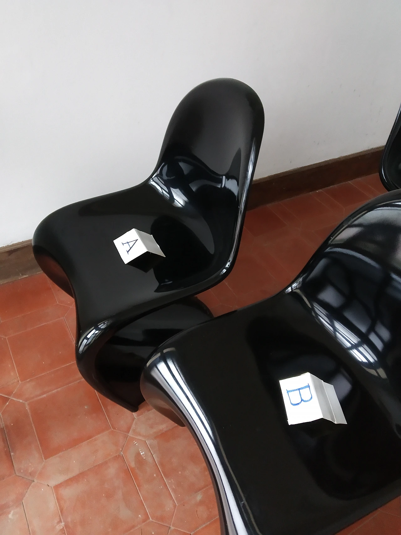 Coppia di sedie Panton Chair Classic nero lucido di Vitra, anni '90 17