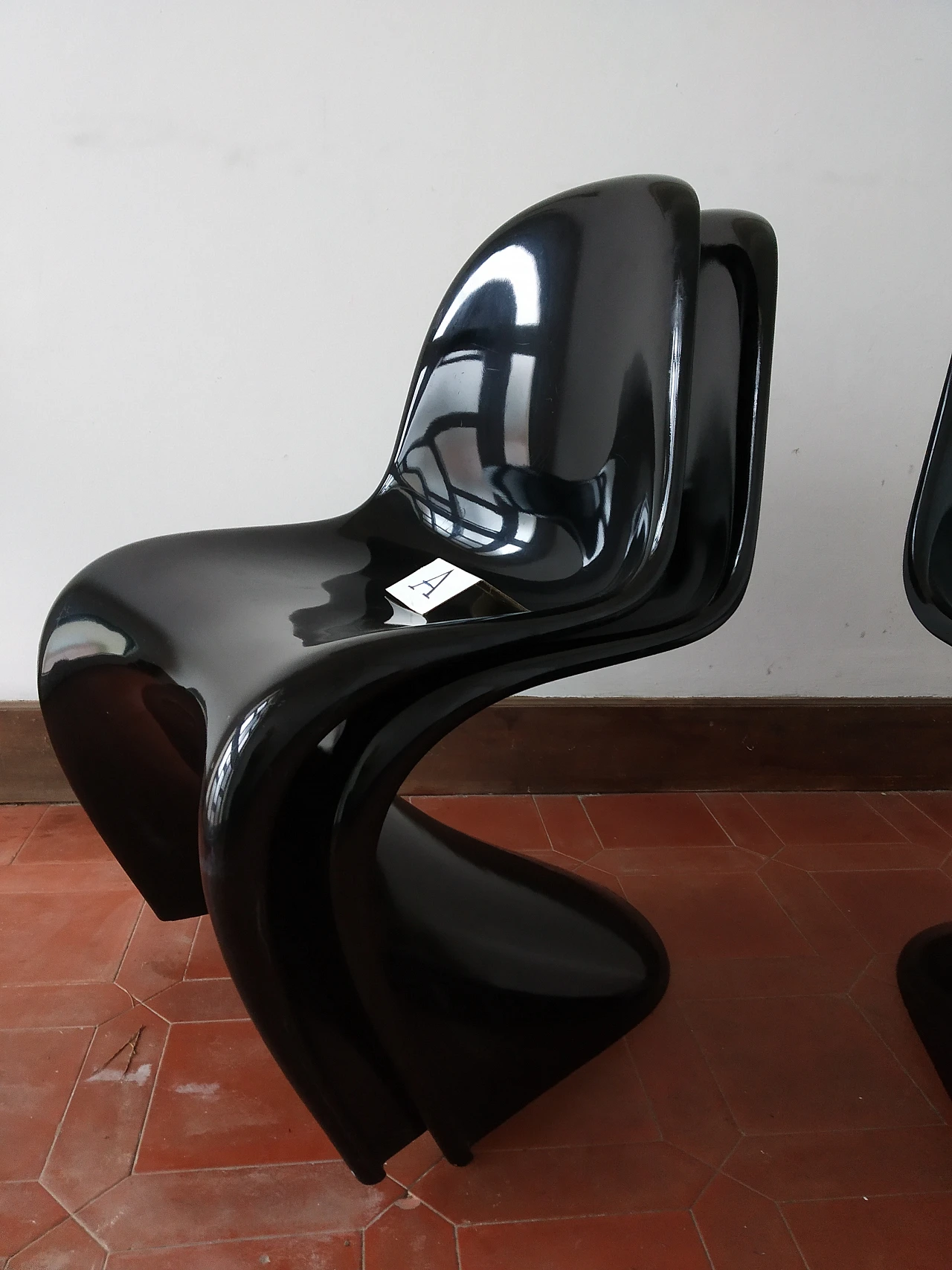 Coppia di sedie Panton Chair Classic nero lucido di Vitra, anni '90 21