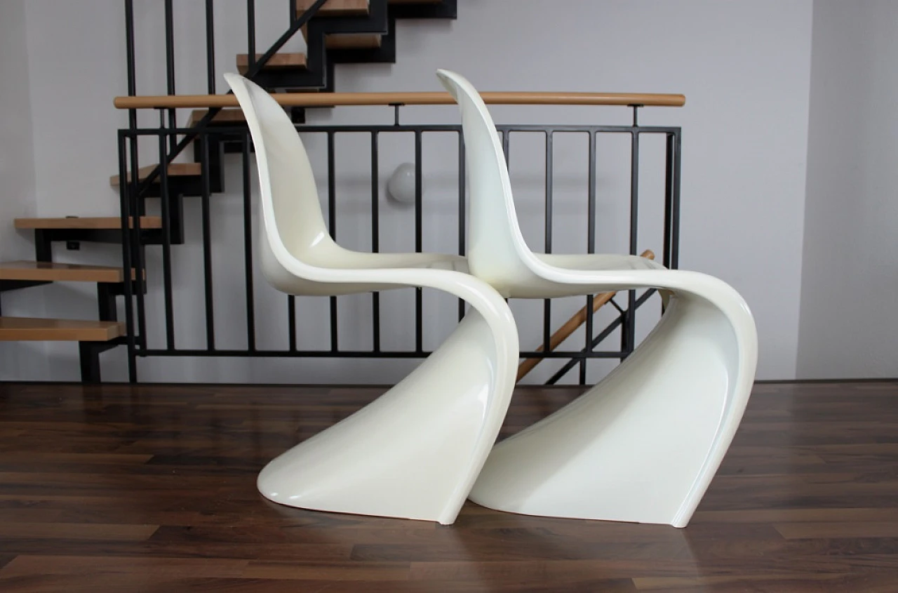 Pair of glossy white Panton Chair Classic chairs by Vitra, 1990s 3