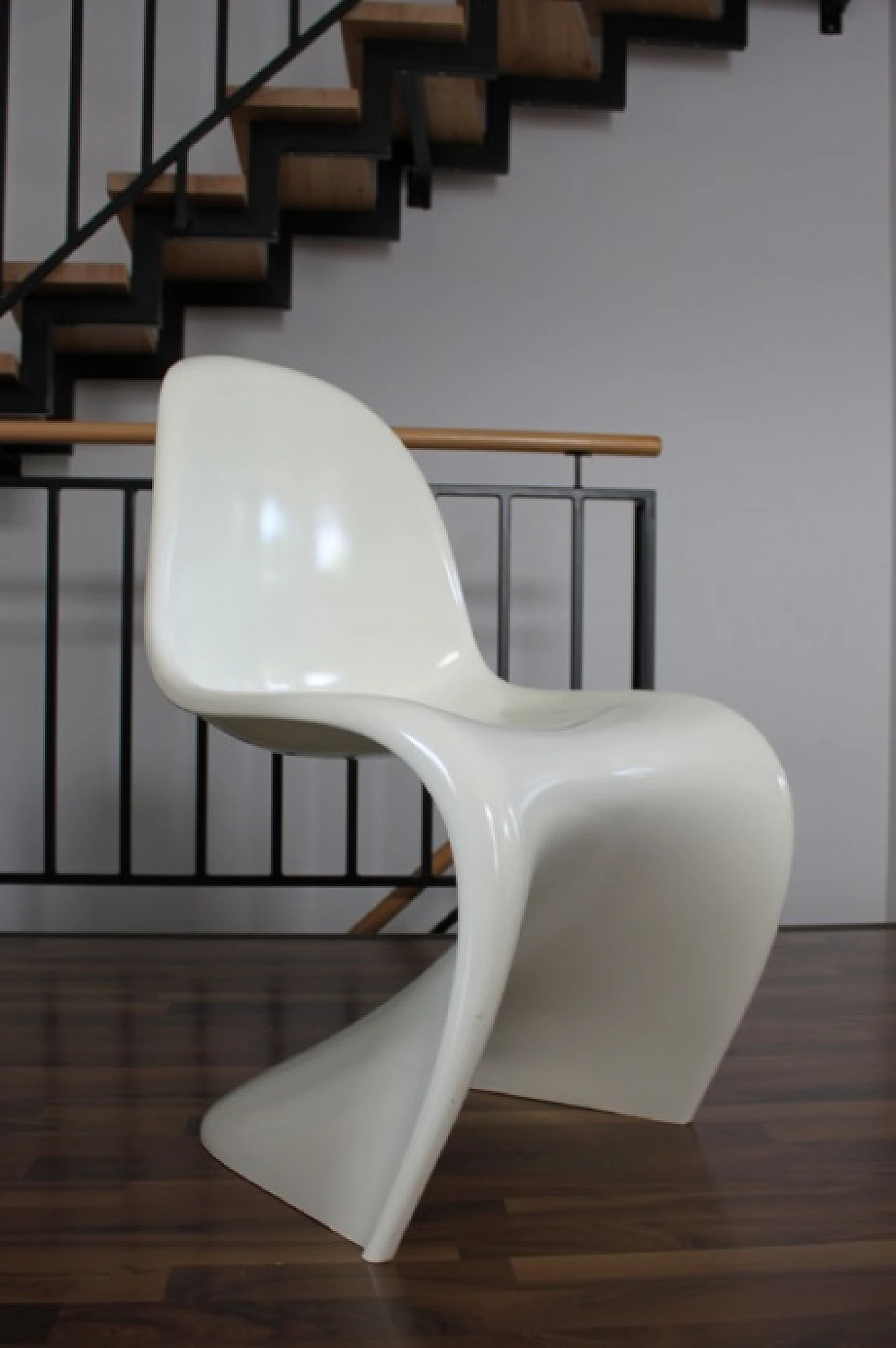 Pair of glossy white Panton Chair Classic chairs by Vitra, 1990s 5