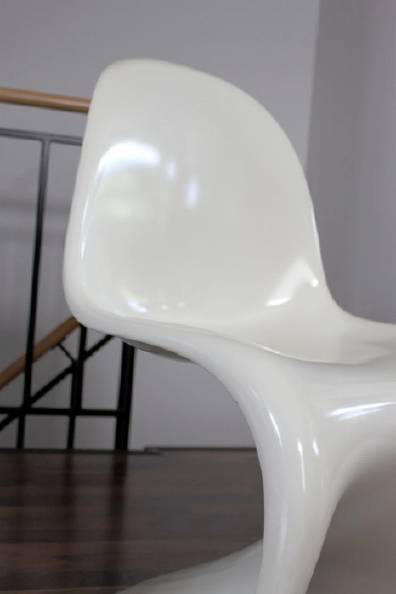 Pair of glossy white Panton Chair Classic chairs by Vitra, 1990s 6