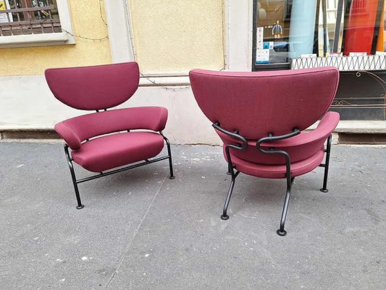 Coppia di poltrone bordeaux di Franco Albini per Cassina, anni '90 5