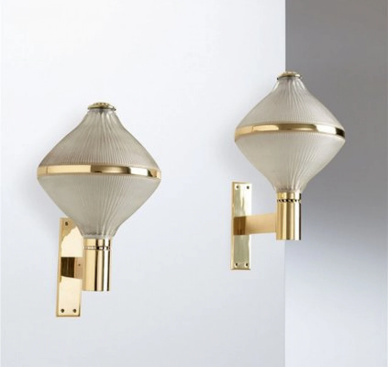 Pair of wall sconces in glass & brass by BBPR for Artemide, 1960s 4