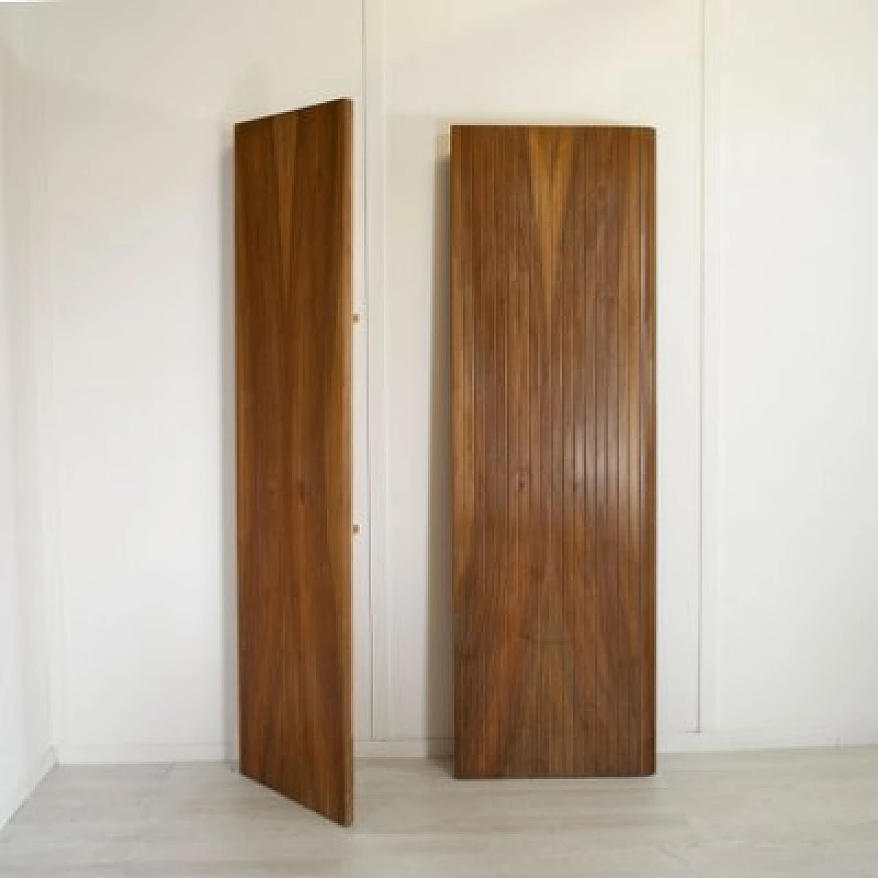 Pair of walnut panels in the style of Gio Ponti, 1960s 3
