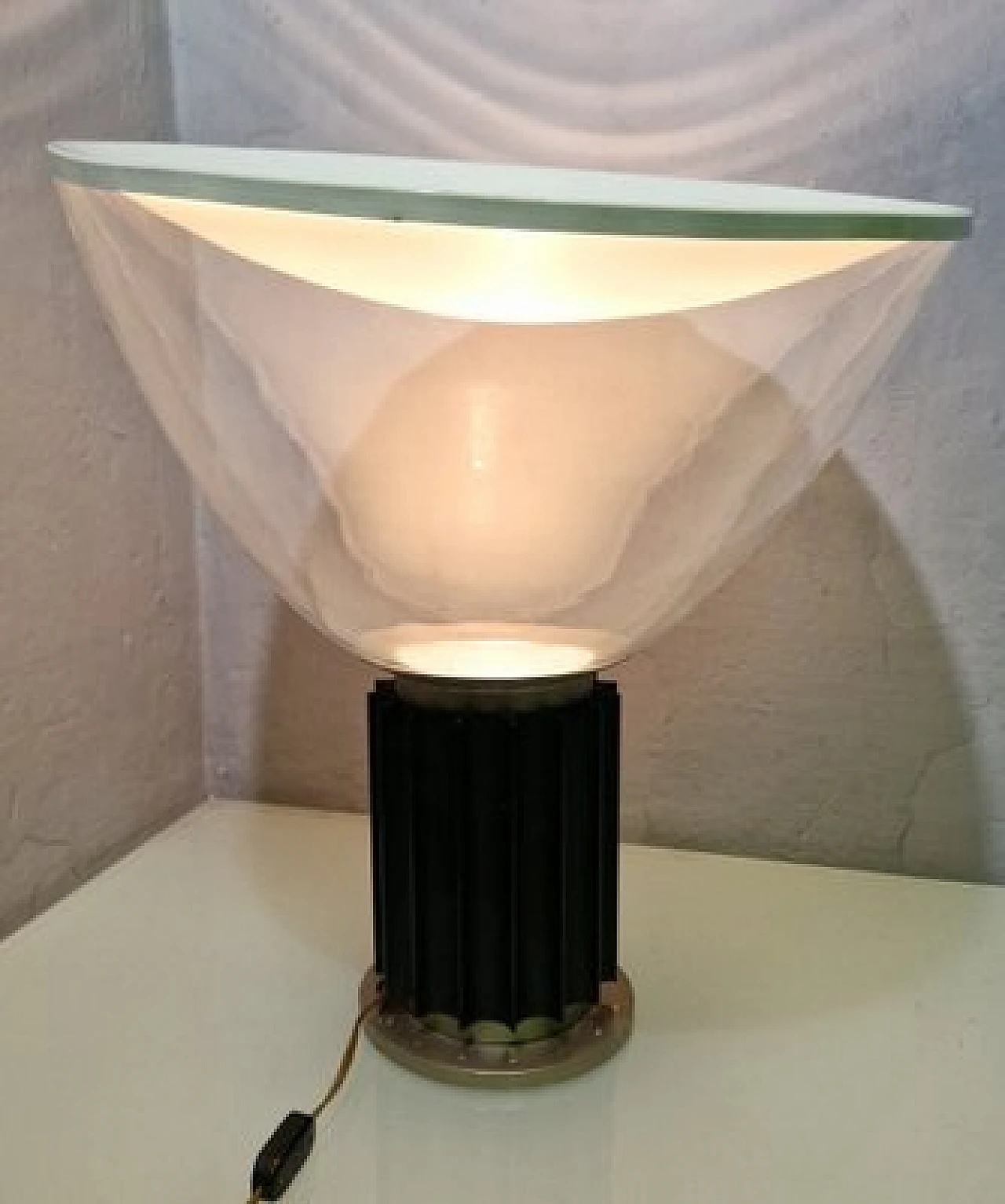 Large Taccia table lamp in glass by A. Castiglioni for Flos, 1960s 2