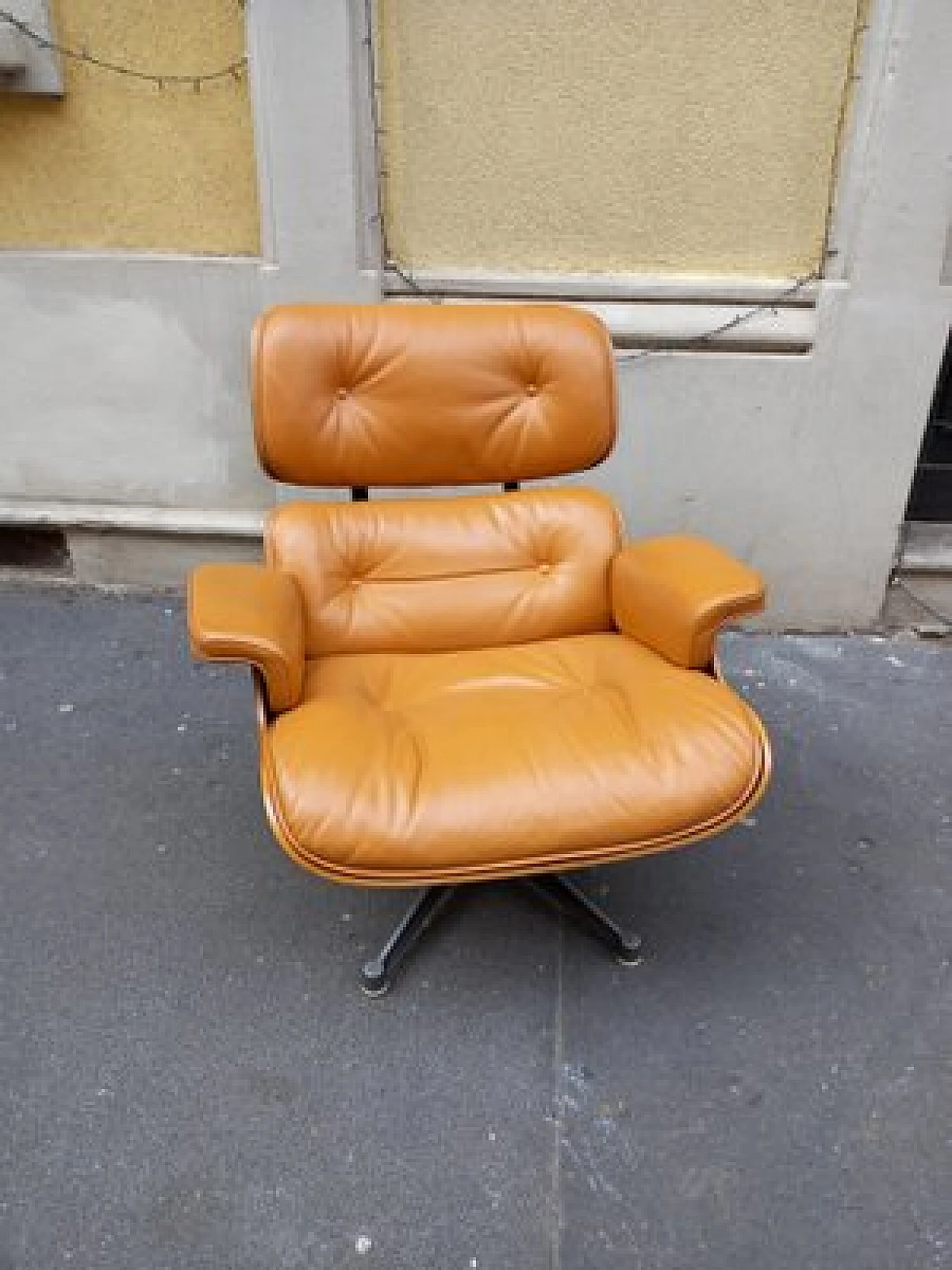 Brown leather armchair by C. & R. Eames for ICF De Padova, 1960s 1