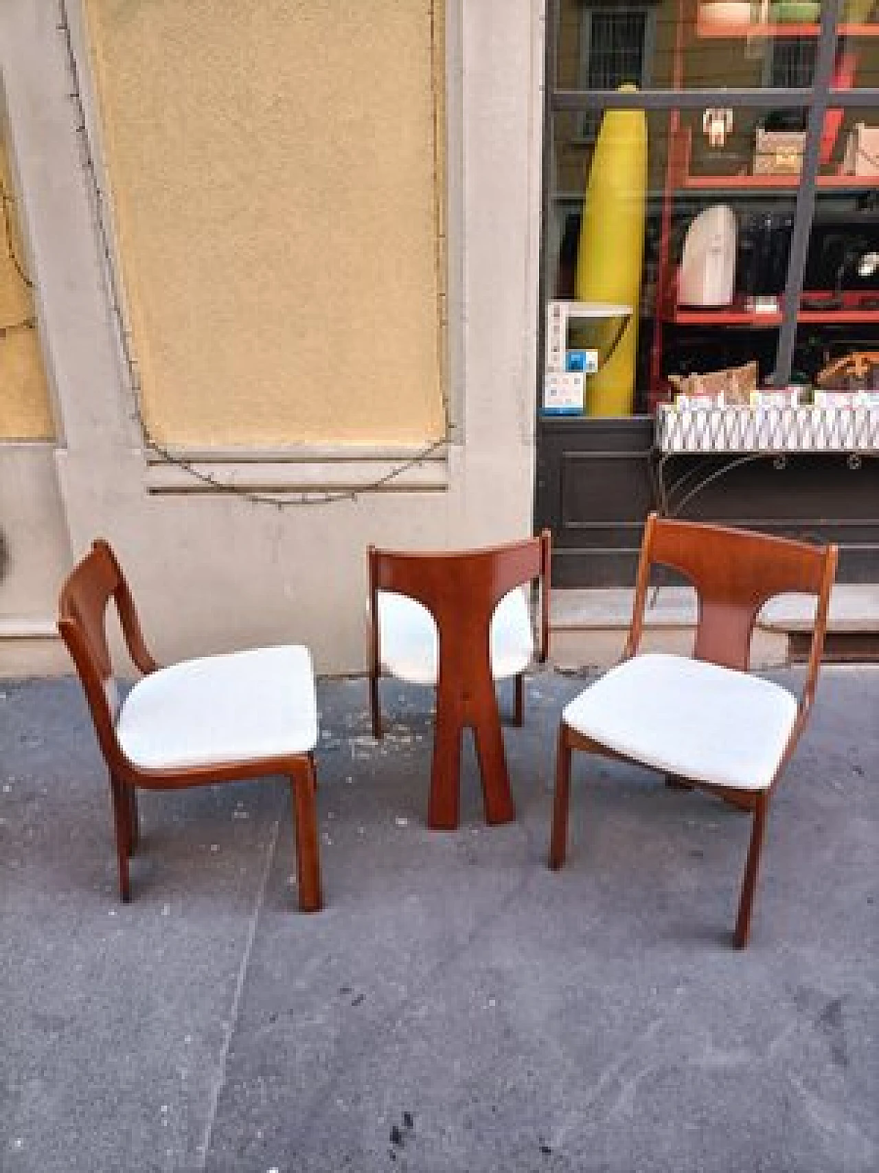 3 Chairs in wood white bouclé by Carlo Scarpa for Cassina, 1970s 6