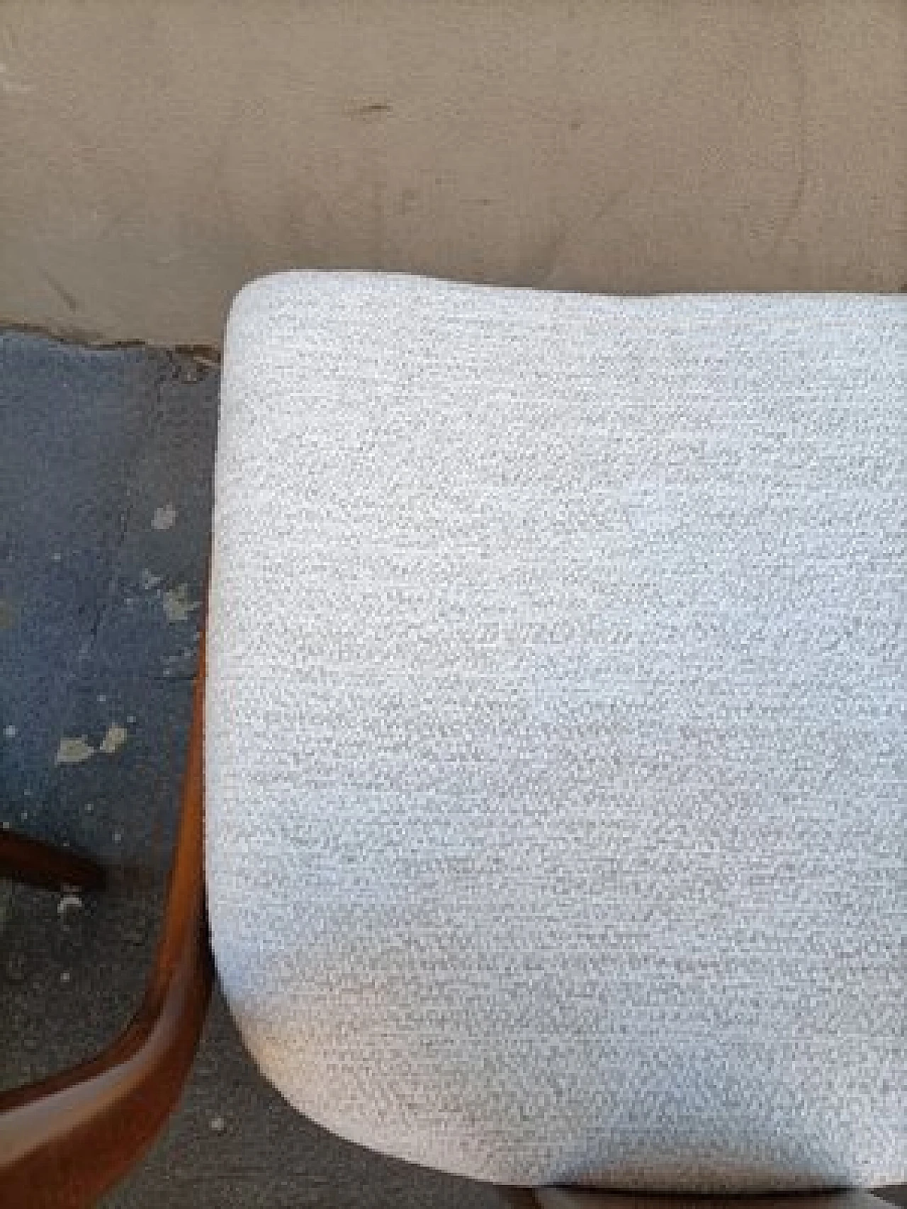 3 Sedie in legno e bouclé bianco di Carlo Scarpa per Cassina, anni '70 8