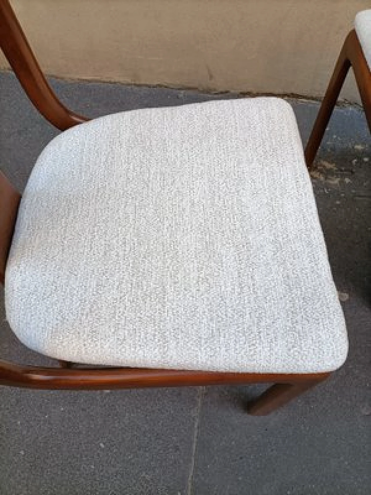 3 Sedie in legno e bouclé bianco di Carlo Scarpa per Cassina, anni '70 9