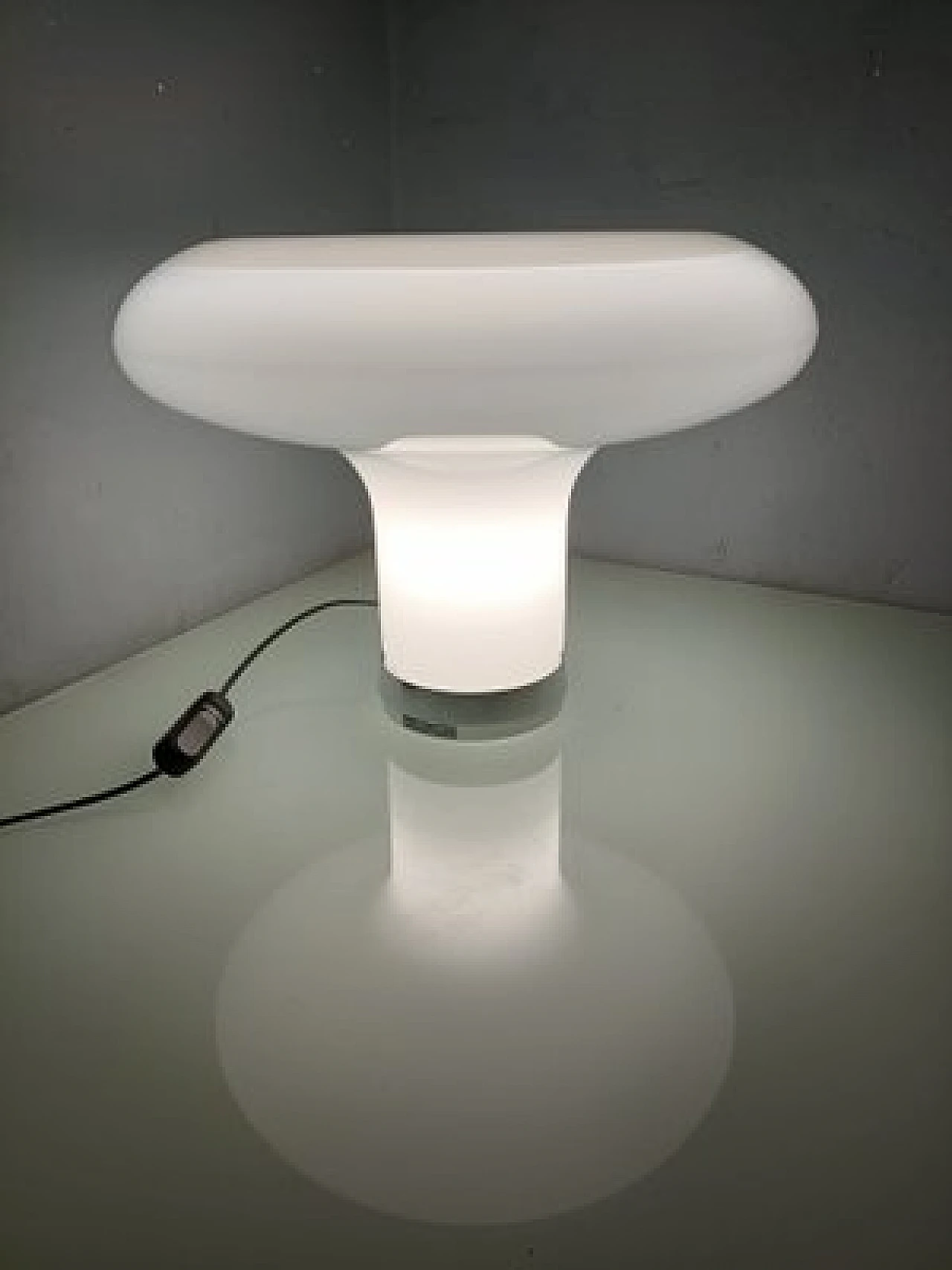 Lampada da tavolo Lesbo di A. Mangiarotti per Artemide, anni '90 15