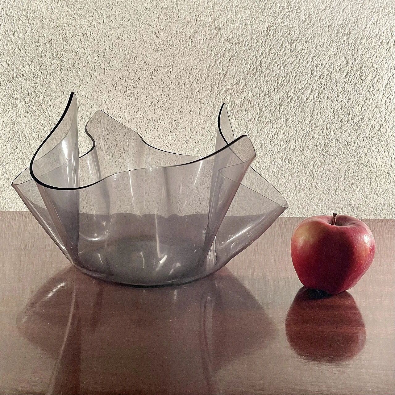 Plastic Fazzoletto vase by Luigi Massoni for Guzzini, 1960s 2