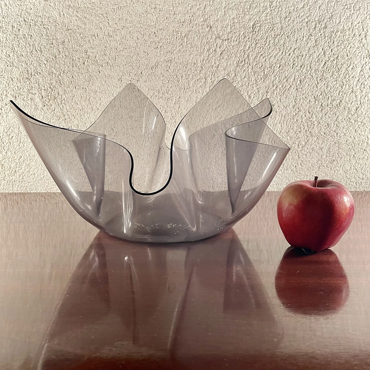 Plastic Fazzoletto vase by Luigi Massoni for Guzzini, 1960s 3