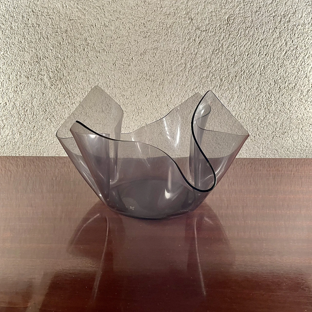 Vaso Fazzoletto in plastica di Luigi Massoni per Guzzini, anni '60 6