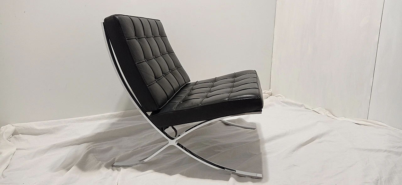 Barcelona armchair by L. Mies van der Rohe and L. Reich for Alivar 3