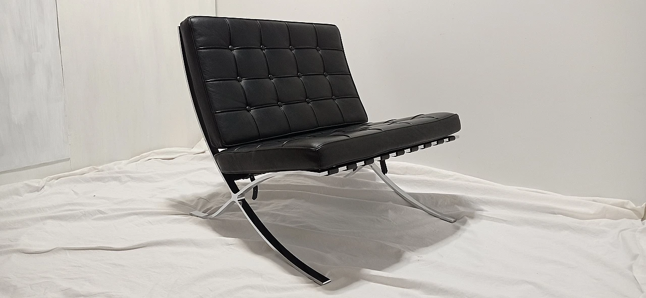 Barcelona armchair by L. Mies van der Rohe and L. Reich for Alivar 10