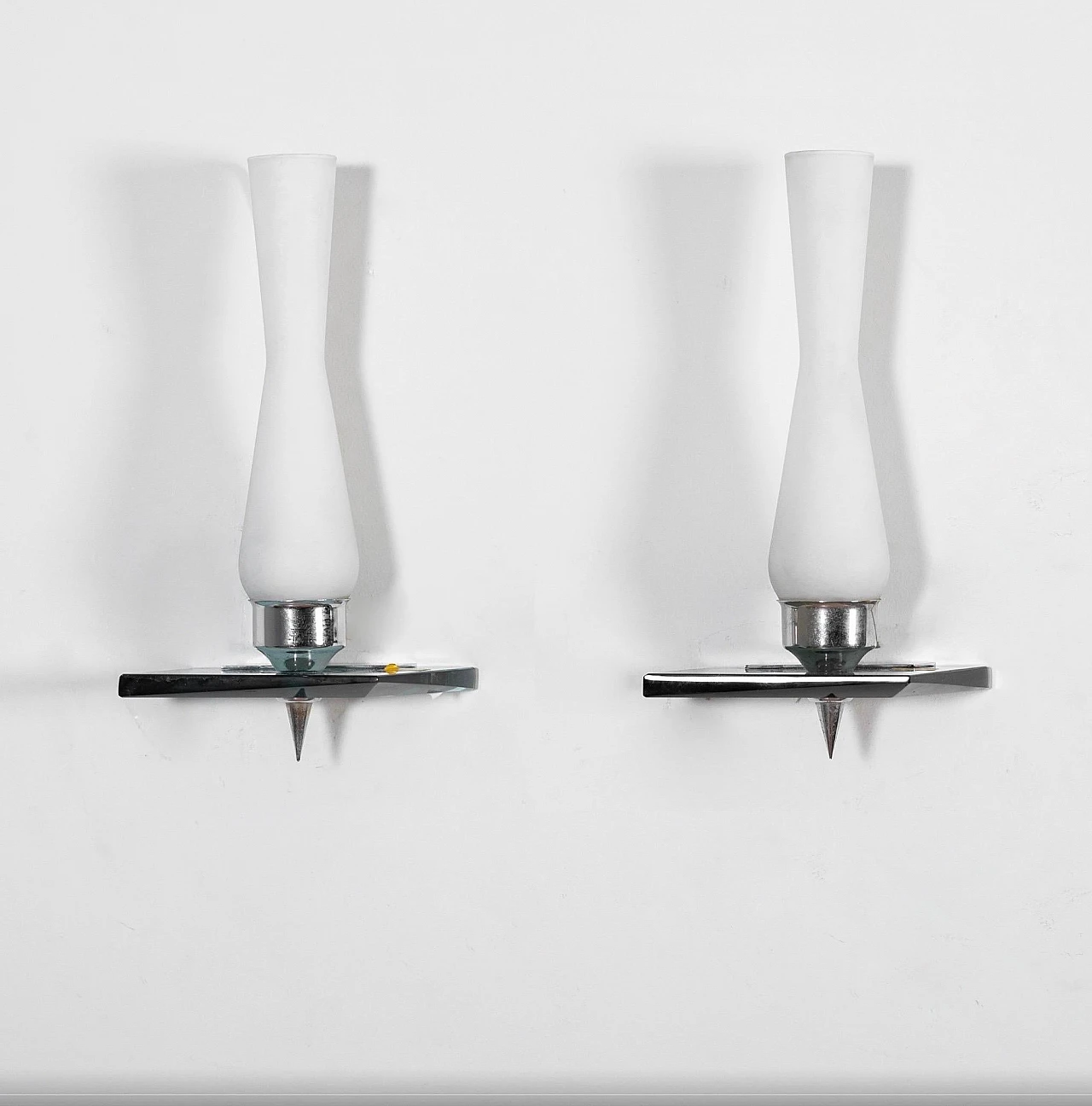 Pair of wall lights in the style of Fontana Arte, 1960s 2