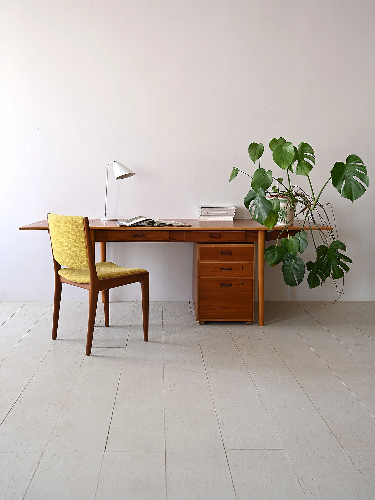 Extendable teak desk by Nils Jonsson, 1960s 1