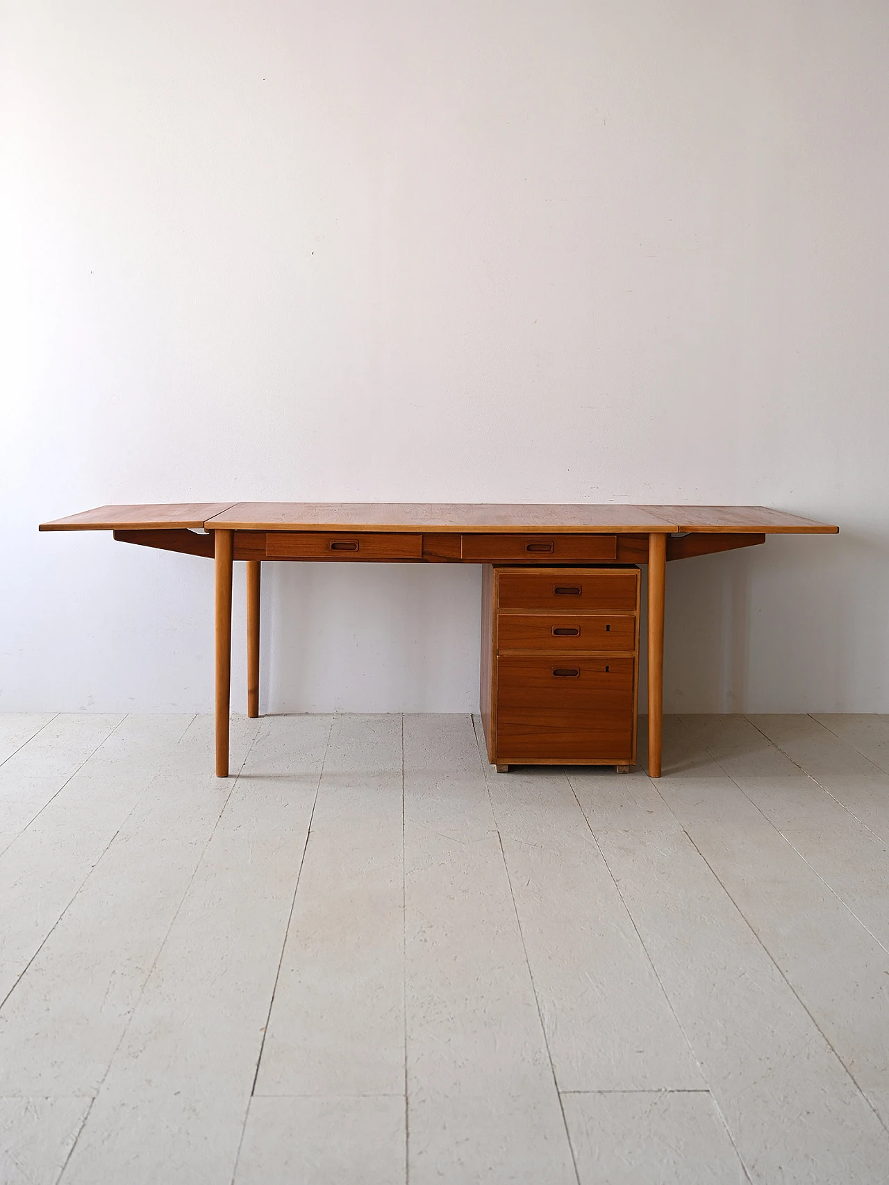 Extendable teak desk by Nils Jonsson, 1960s 2