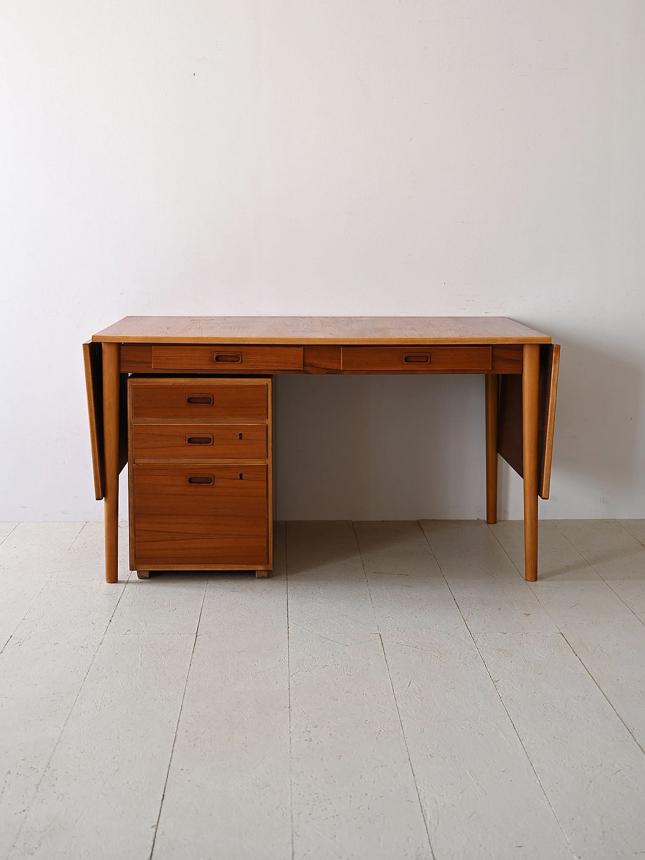 Extendable teak desk by Nils Jonsson, 1960s 4