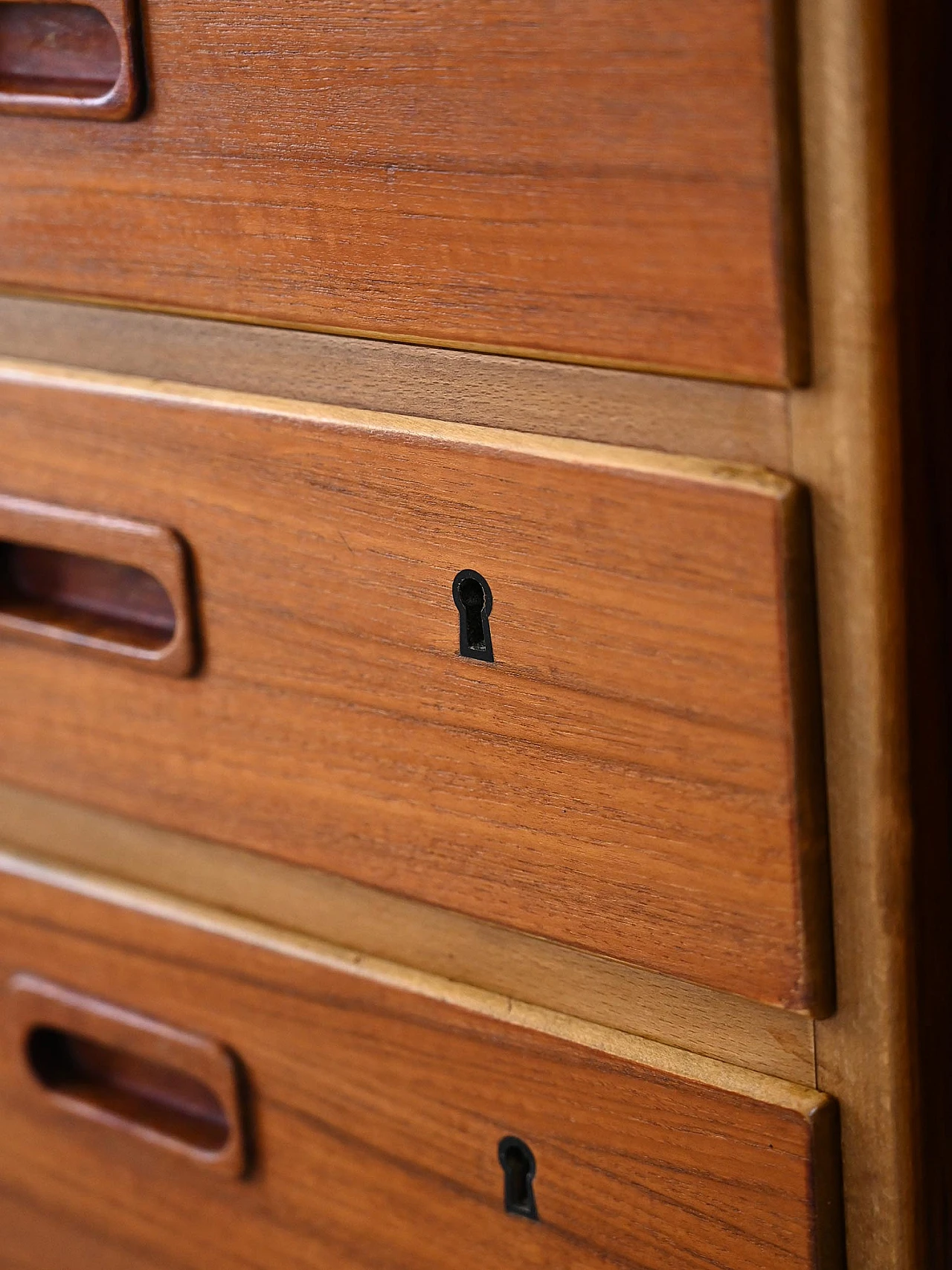 Extendable teak desk by Nils Jonsson, 1960s 16