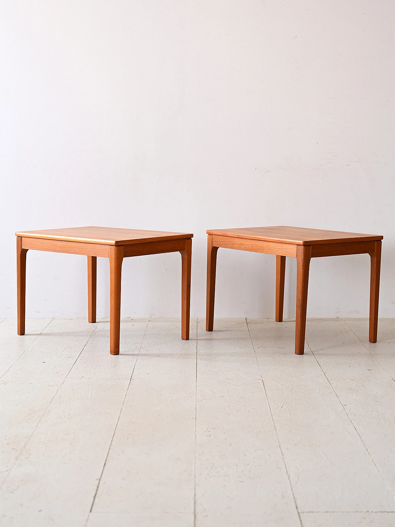 Coppia di tavolini scandinavi in teak, anni '60 1