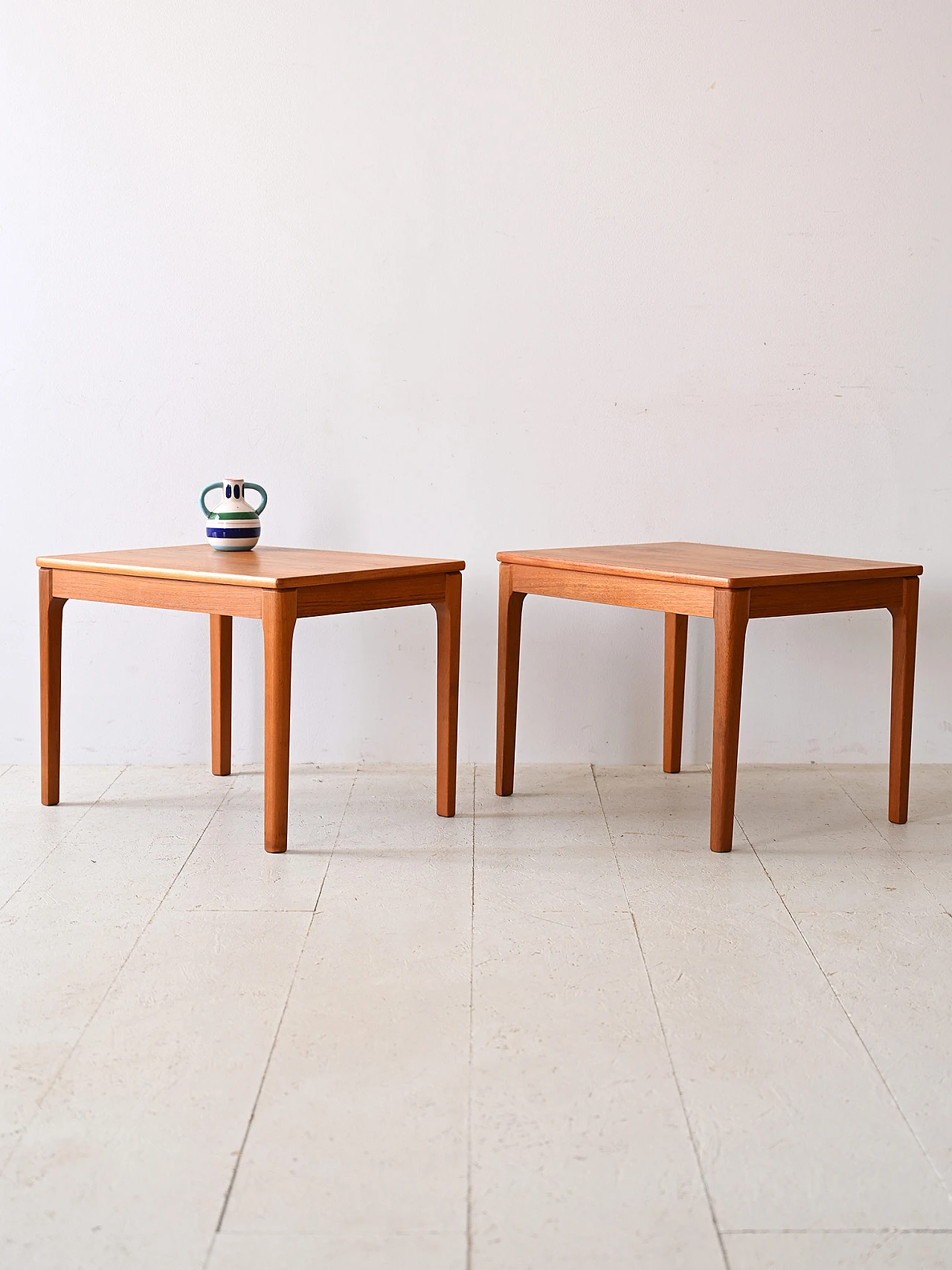 Coppia di tavolini scandinavi in teak, anni '60 2