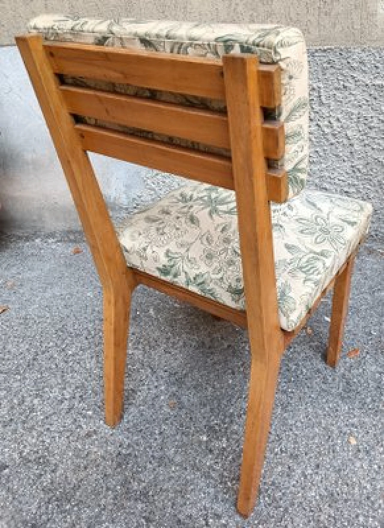 Sedia in legno e tessuto floreale di Studio BBPR, anni '50 3