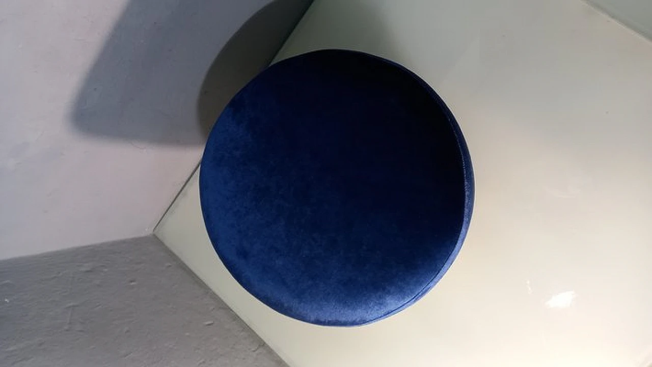 Pouf in ottone e velluto blu 6