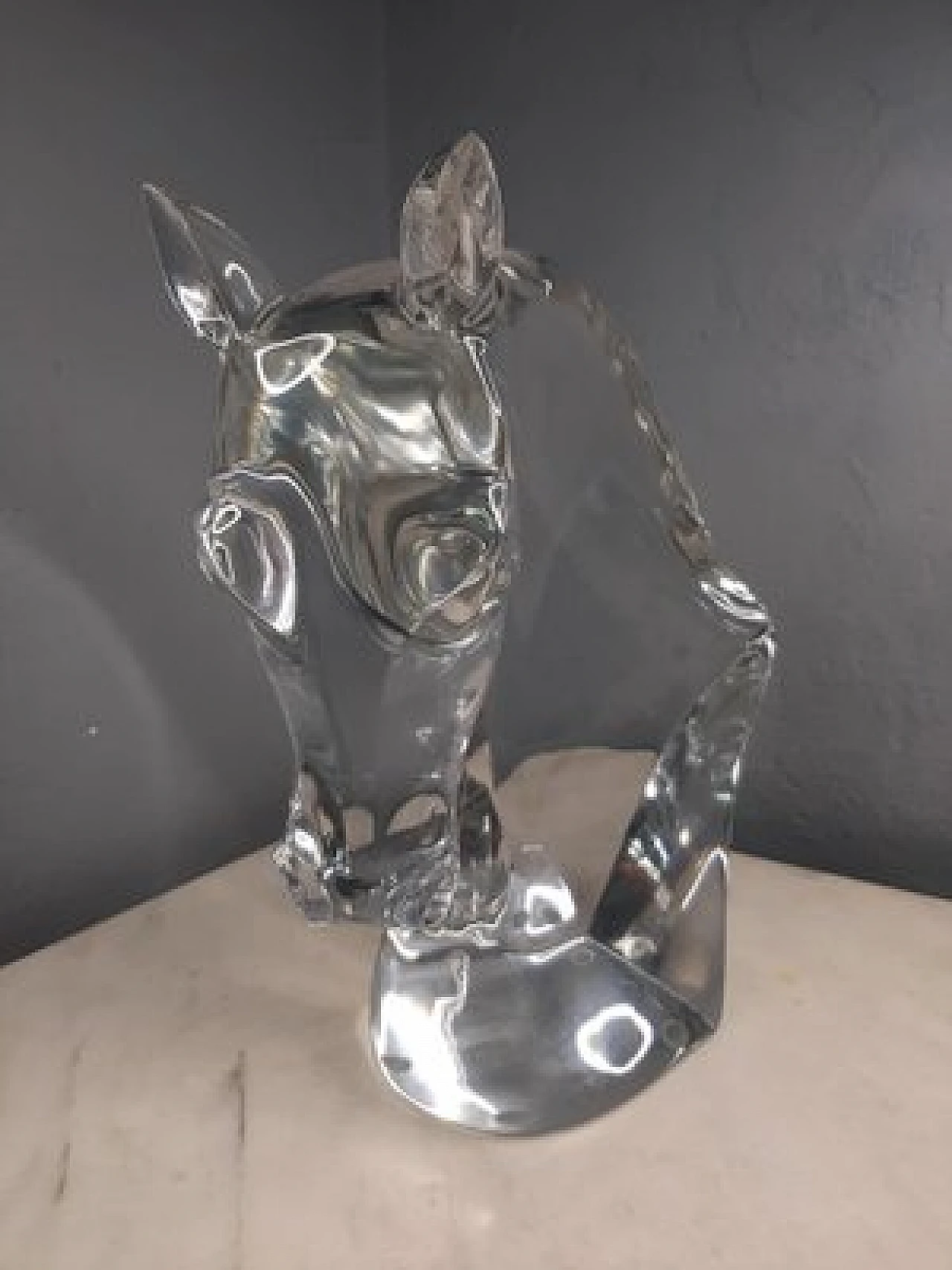 Scultura in cristallo di Lalique per la regina Elisabetta II, anni '60 3