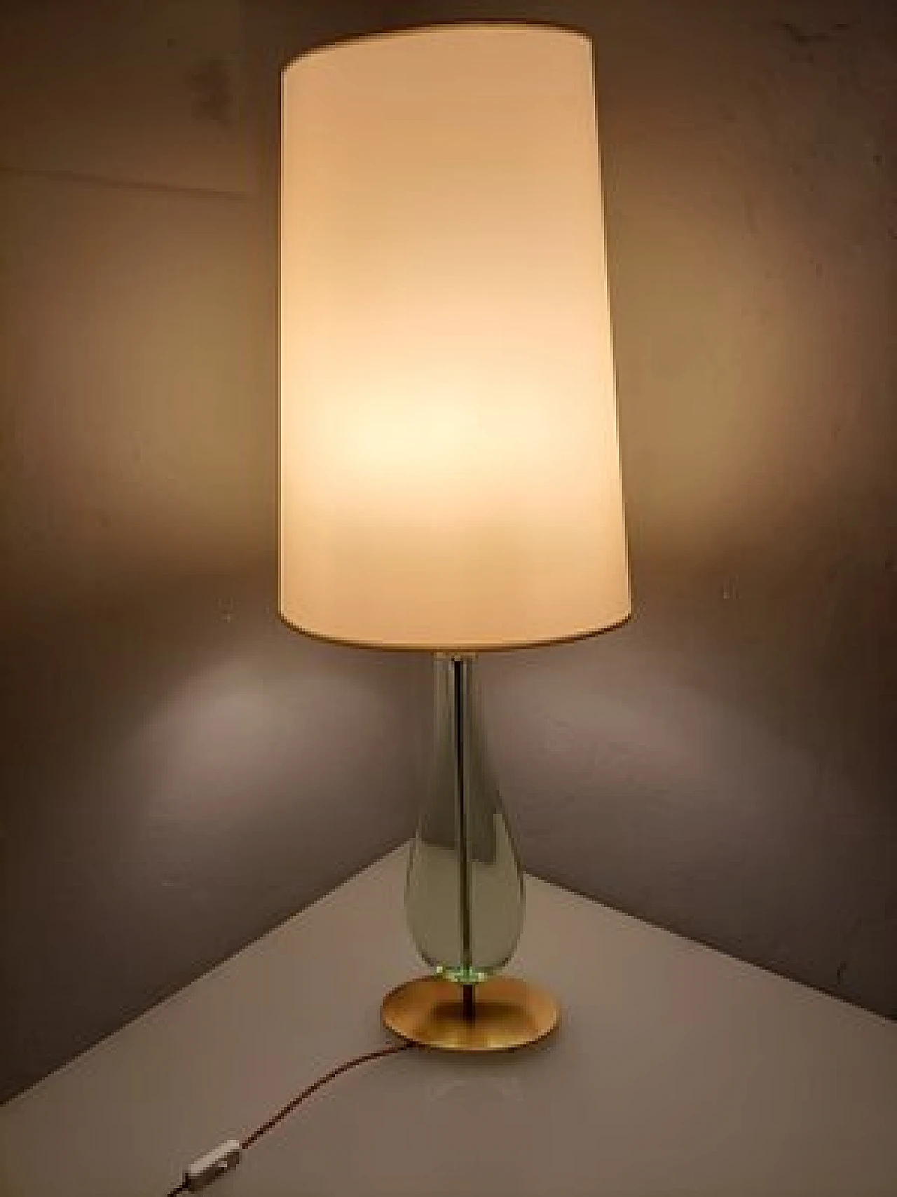 Lampada da tavolo in ottone di M. Ingrand per Fontana Arte, anni '50 1