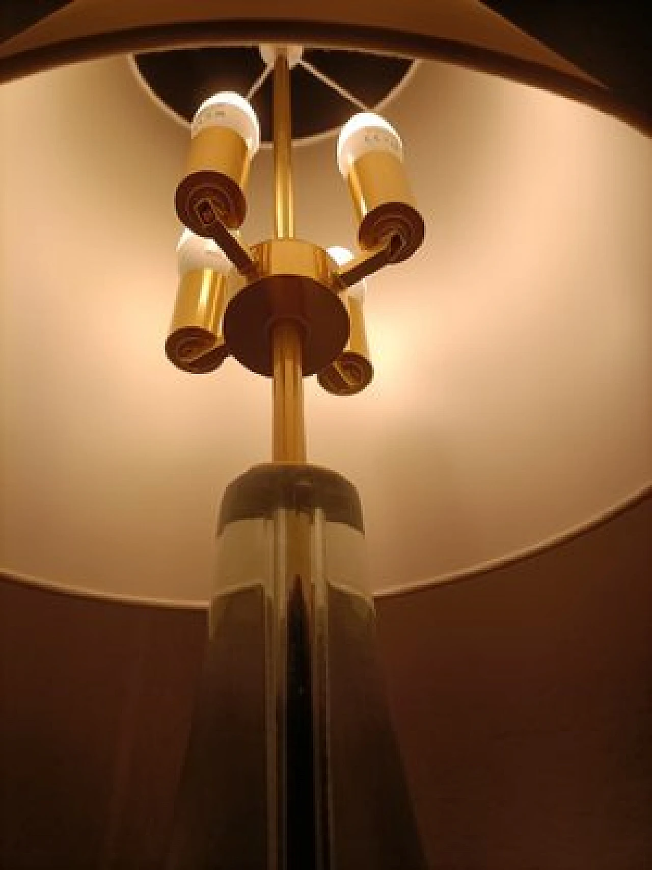 Lampada da tavolo in ottone di M. Ingrand per Fontana Arte, anni '50 10